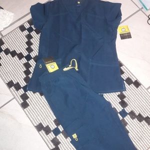 Wonderwink scrub set